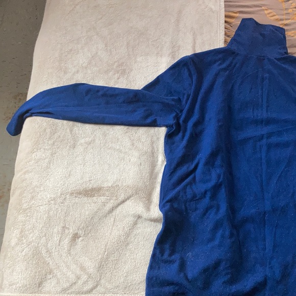 Blue turtleneck - Picture 3 of 7